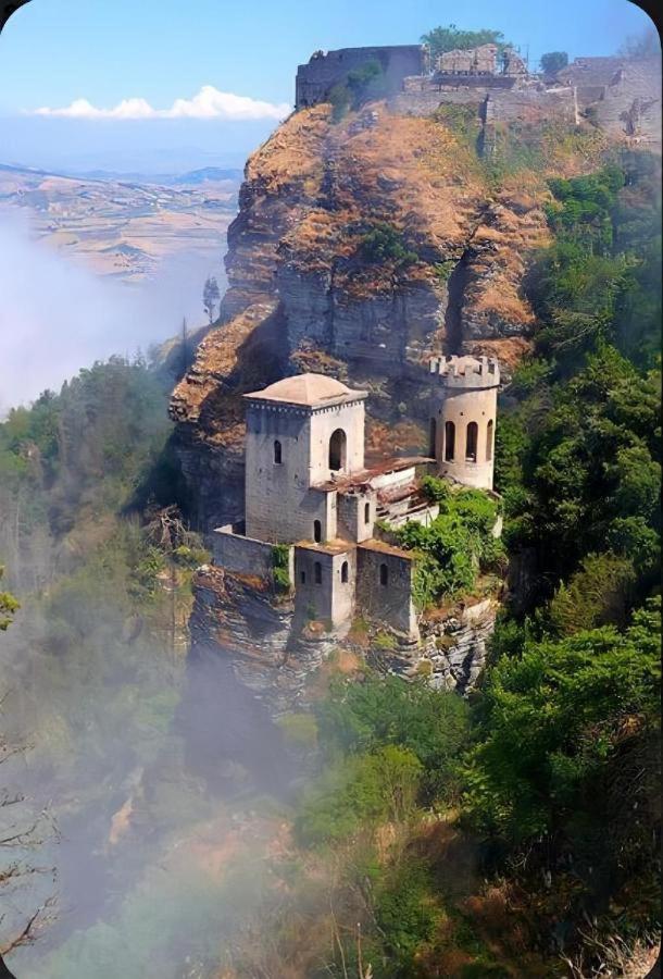 Casa Vacanze Ulisse Trapani Exteriör bild