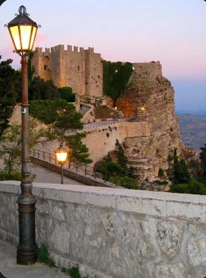 Casa Vacanze Ulisse Trapani Exteriör bild