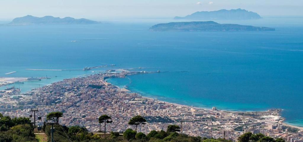 Casa Vacanze Ulisse Trapani Exteriör bild